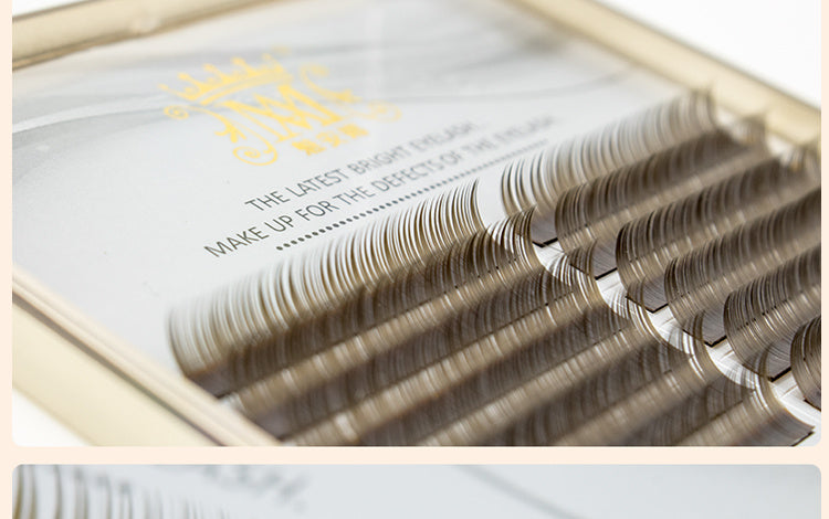 Brown planted false eyelashes