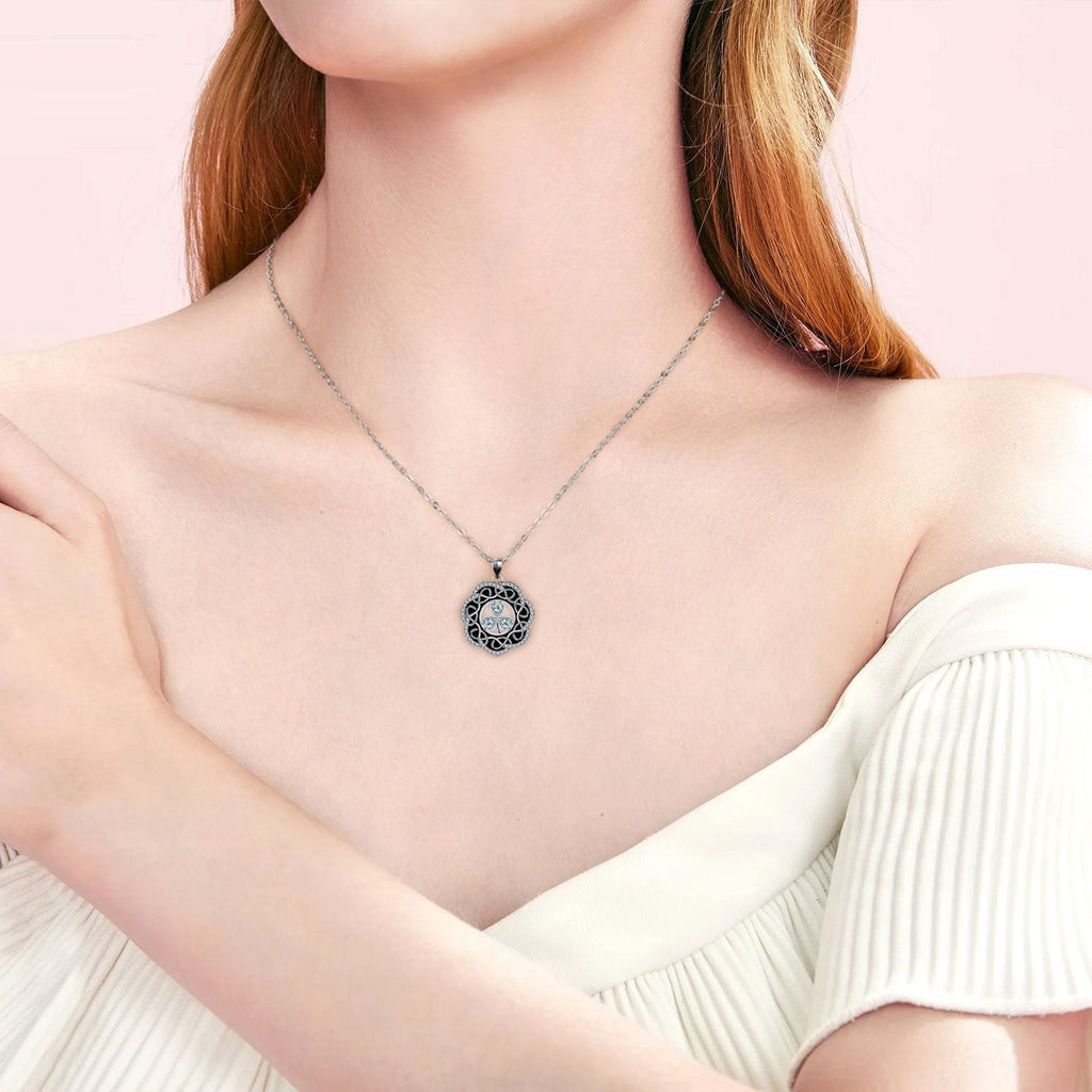 European And American High-grade Hot-selling Jewelry Vintage Clover Necklace