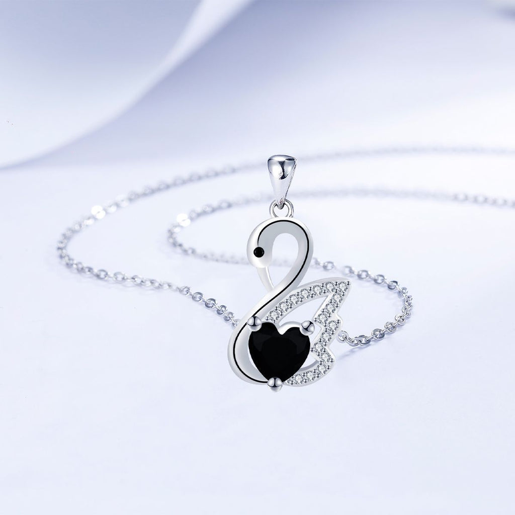 Fashion Simple Beautiful Black Swan Necklace Female With Hearts Zircon