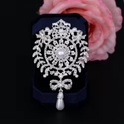 2 PCS Crown Brooch Pearl Butterfly Fringed Brooch Silver